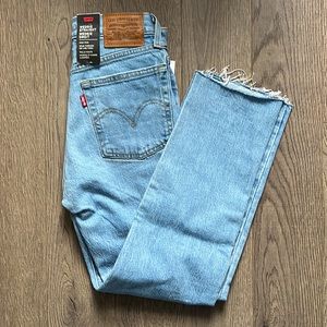 NWT Levi’s wedgie straight jeans
